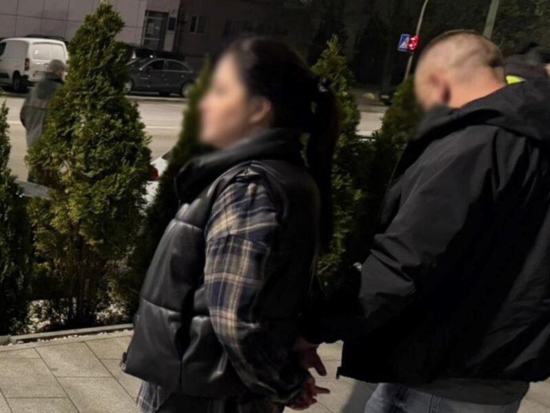 У Києві затримали пару за шантаж родини мобілізованого