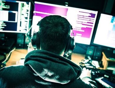 У Кривому Розі школяр “обдурив” поштомати на пів мільйона гривень