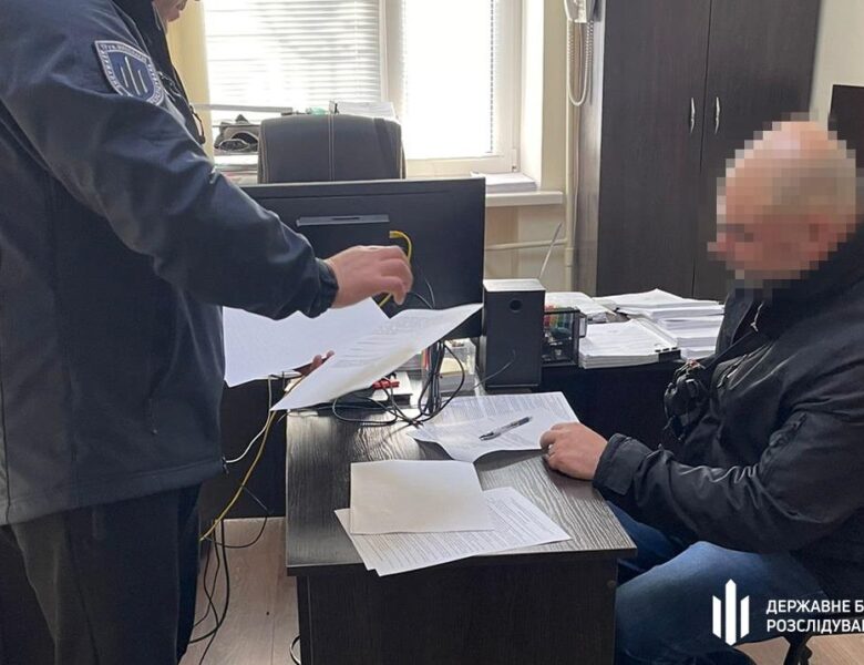 У Миколаєві засудили правоохоронця, який зламав ребро адвокату