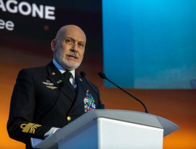 У НАТО заявили про “потік зброї” США для України