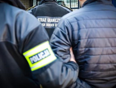 У Польщі українців затримали за торгівлю людьми та відмивання грошей