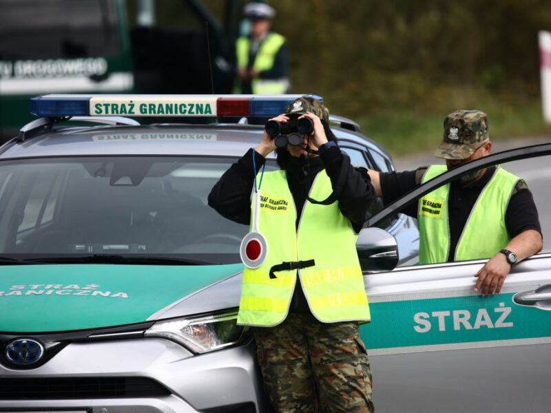 У Польщі затримали українців за перевезення 12 росіян