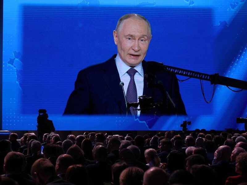 У Росії триває рекордне падіння рейтингу Путіна