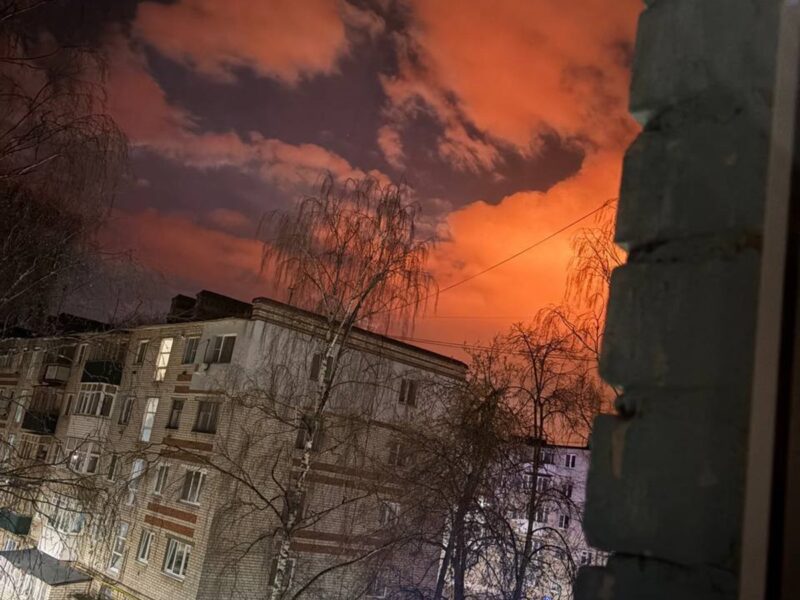 У російському Кстово БПЛА “підпалили” НПЗ Лукойл