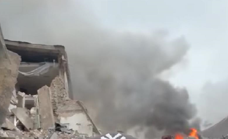 У Словʼянську через обстріли зруйнований навчальний заклад, є постраждалі