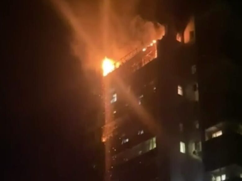 У Сумах БПЛА влучив у багатоповерхівку