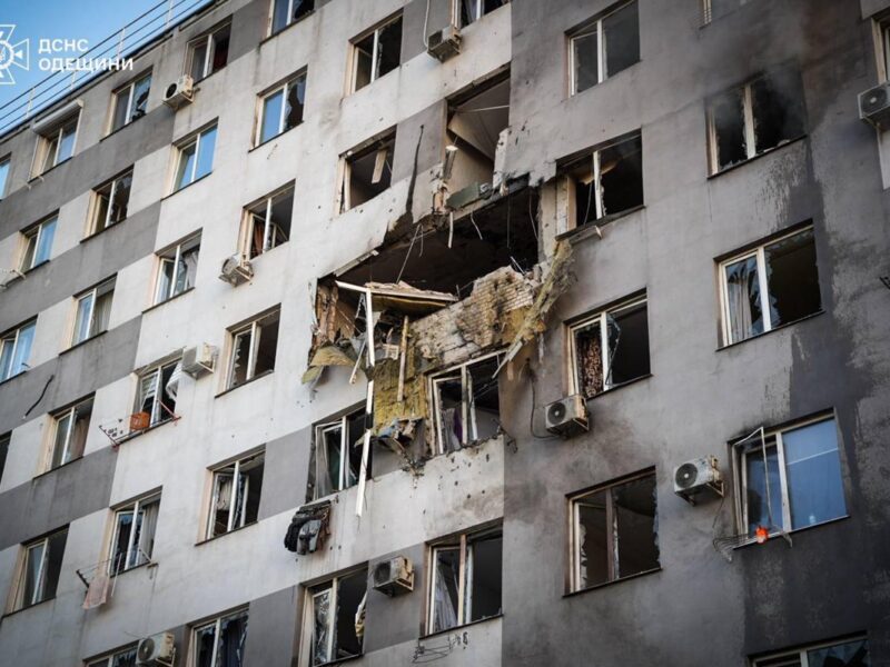Удар по Одесі: загинув чоловік, шестеро постраждалих