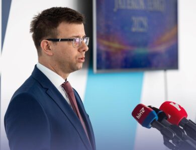 Угорщина підтвердила транзит нафти через Дружбу