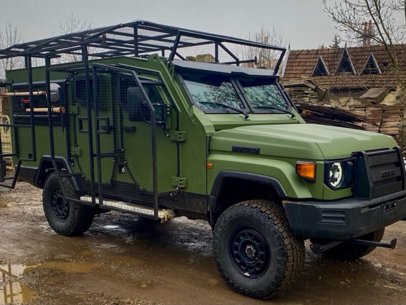 Україна отримала ще п’ять бронемашини MEDIGUARD