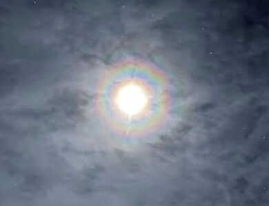 Українські полярники зафіксували вінець навколо Місяця над станцією