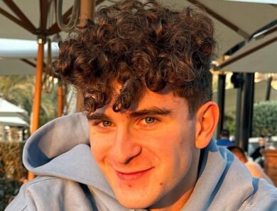 Український блогер-мільйонник зрікся України та одружився з росіянкою в РФ