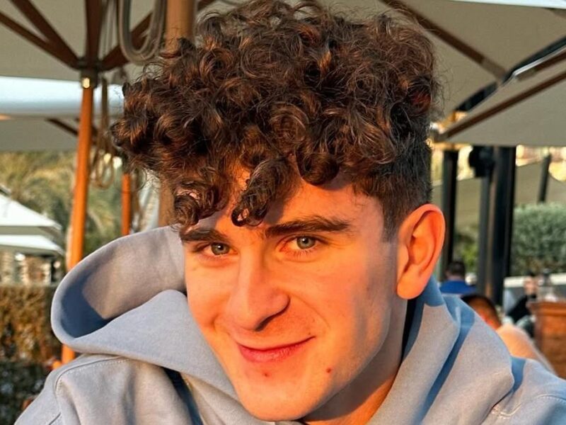 Український блогер-мільйонник зрікся України та одружився з росіянкою в РФ