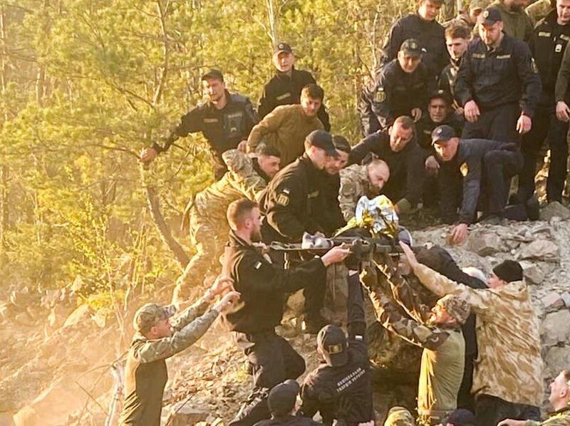 Упав у кар’єр із висоти 5 поверху: на Рівненщині знайшли зниклого хлопчика