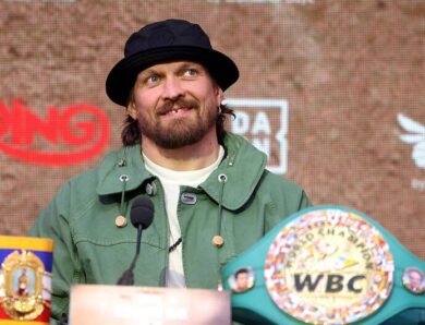 Усик погодився на бій із Ф&rsquo;юрі: Прошу мільярд