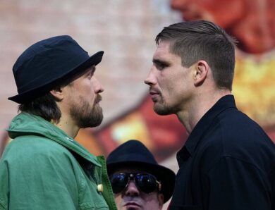 Усик зустрівся з Верхувеном у напруженій битві поглядів