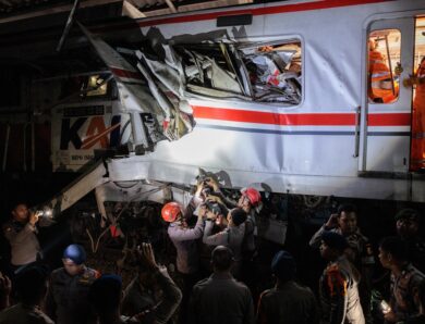 В Індонезії зіткнулися потяги: є жертви та поранені