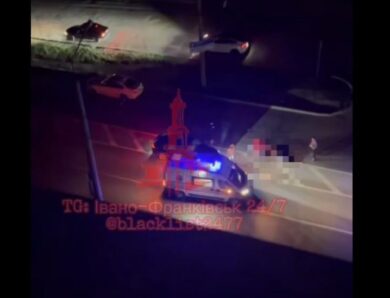 В Івано-Франківську поліцейський скоїв смертельне ДТП і втік