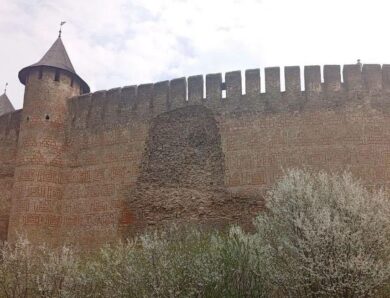 В Хотинській фортеці обвалилася частина стіни