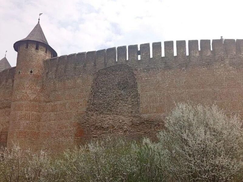 В Хотинській фортеці обвалилася частина стіни