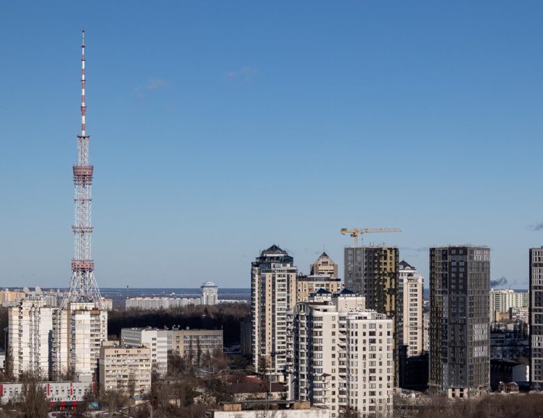В областях України задіяли аварійні відключення