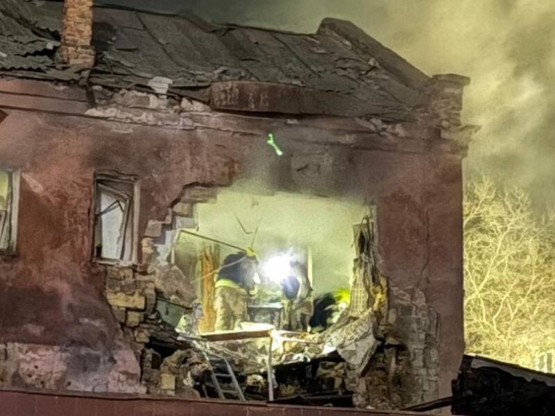 В Одесі БПЛА влучили у житлові будинки