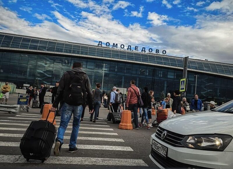 В РФ рекордно зросла кількість росіян, що прагнуть емігрувати