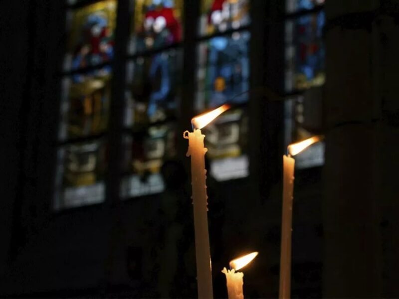 В Єрусалимі зійшов Благодатний вогонь