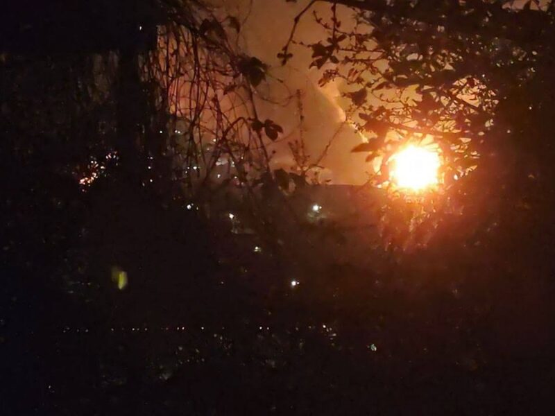 Вдруге за тиждень: у Туапсе після атаки палає НПЗ