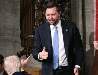 Венс анонсував релігійні мемуари