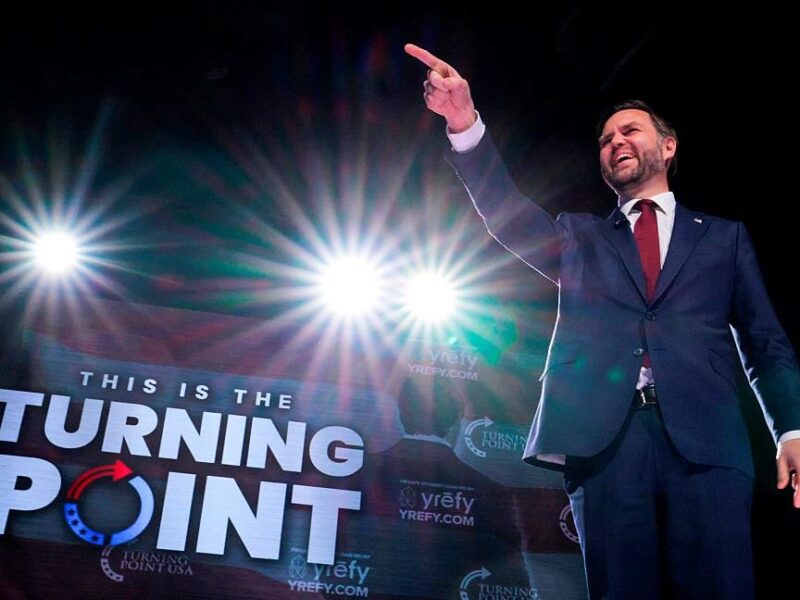 Венс похизувався припиненням допомоги Україні