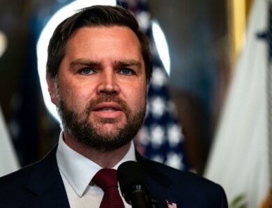 Венс прокоментував блокування Ормузької протоки