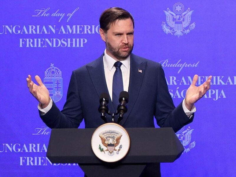 Венс розкритикував “торги” між Україною і Росією