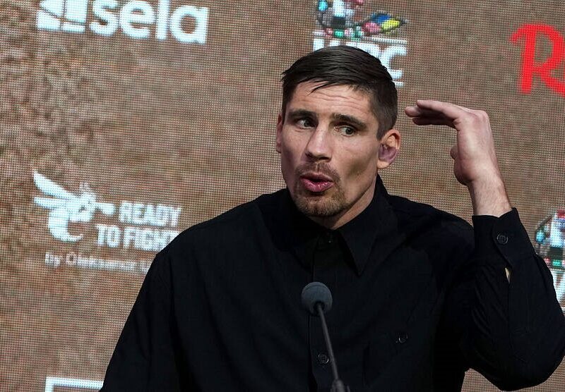 Верхувен пригрозив достроково завершити бій з Усиком