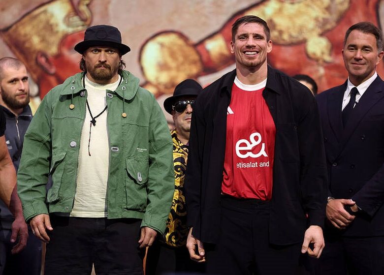 Верхувен висловив намір відібрати в Усика пояси