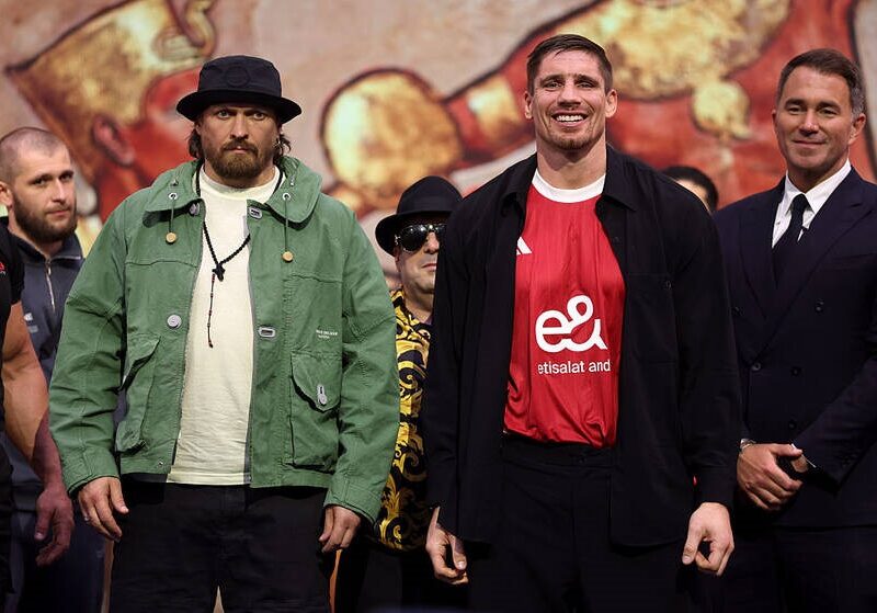 Верхувен висловив намір відібрати в Усика пояси