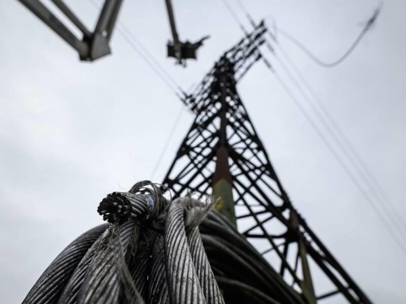 Відключення світла охопили 13 областей України