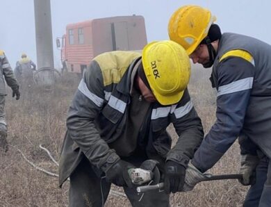 Відключення світла охопили 15 областей України