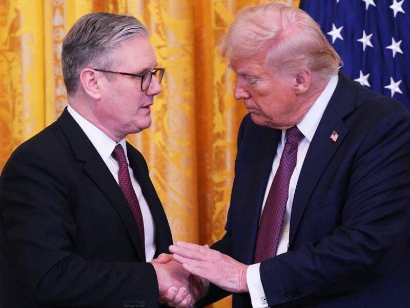 Відкриття Ормузької протоки: Стармер і Трамп обговорили нагальні завдання