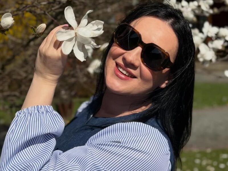 Відома українська ведуча вагітна первістком