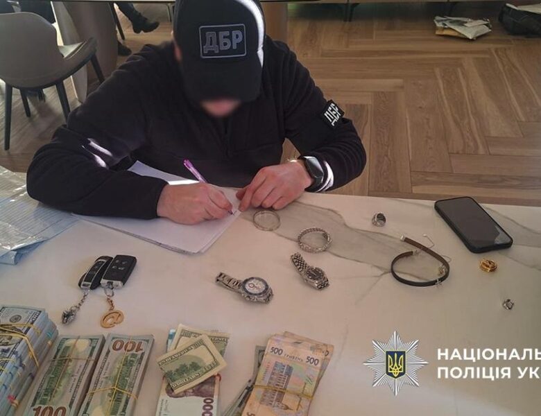 Виманив $100 млн і інсценував свою смерть: на Закарпатті викрили хакера