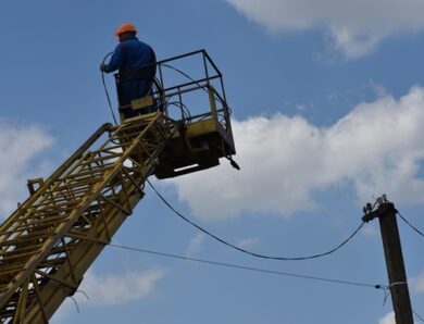 Вітер залишив без світла частину Рівненської області