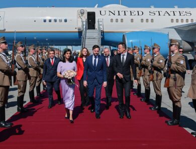 Віцепрезидент США прибув до Угорщини за кілька днів до виборів