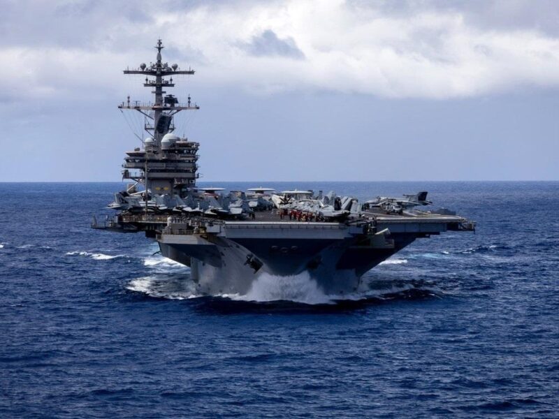 Війна з Іраном: у США 200 літаків на авіаносцях