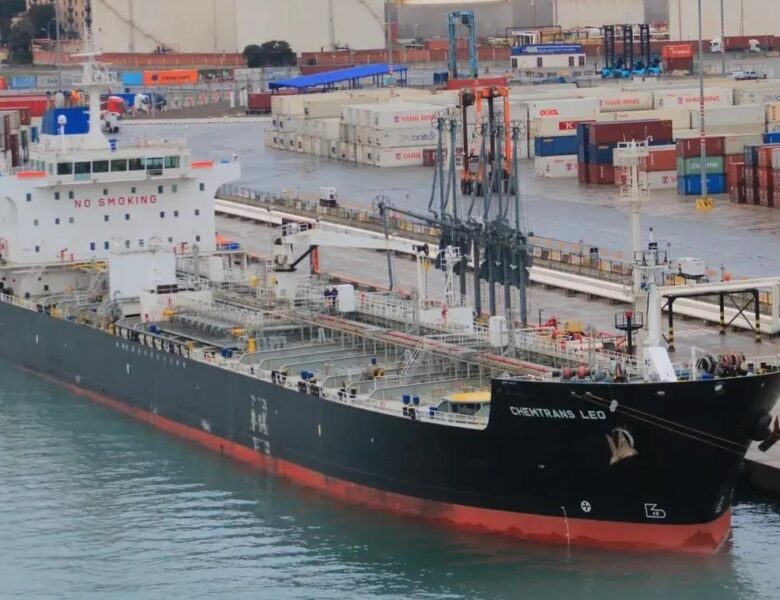 ВМС України вдарили по танкеру біля Туапсе