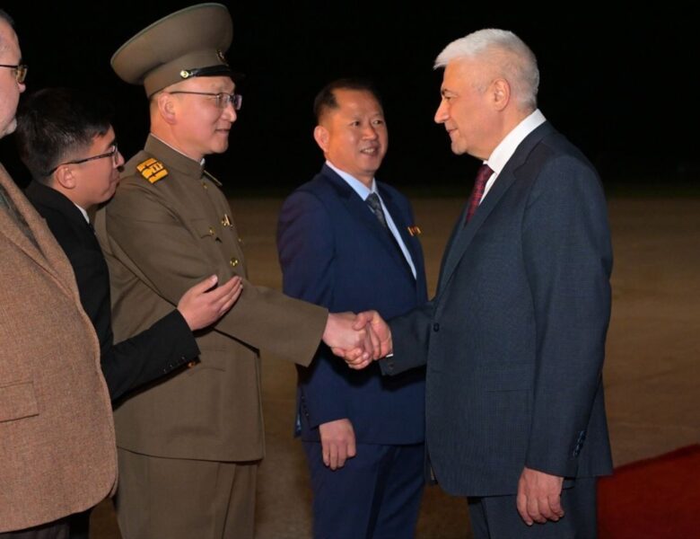Всеосяжне стратегічне партнерство: головний силовик РФ приїхав до КНДР