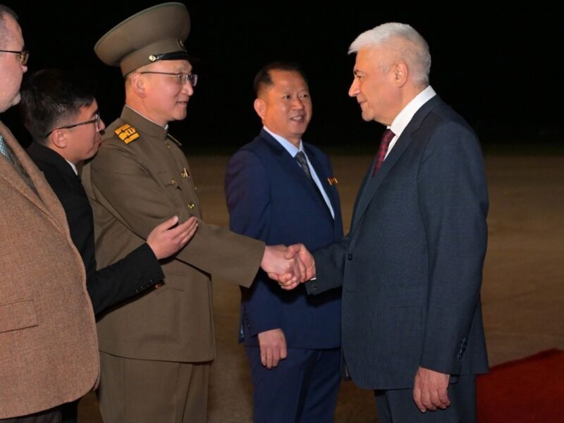 Всеосяжне стратегічне партнерство: головний силовик РФ приїхав до КНДР