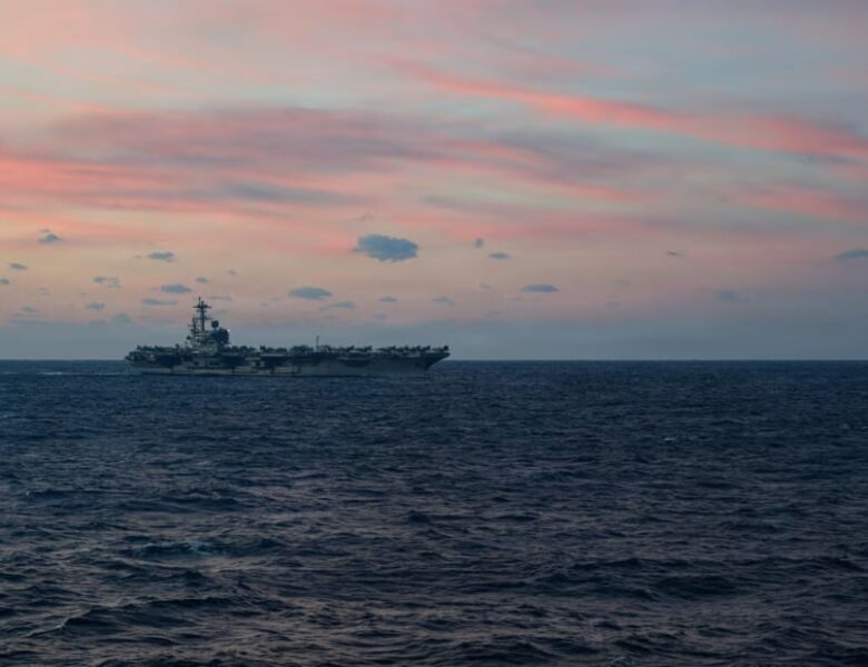 WSJ: Третій авіаносець США прямує на Близький Схід