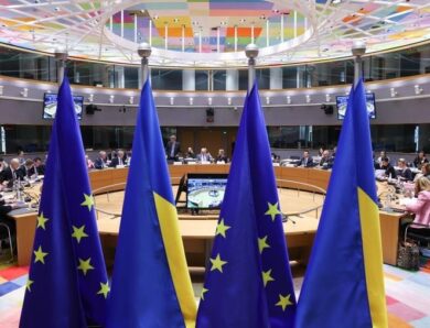 ЄС схвалив &euro;90 млрд Україні і санкції проти Росії