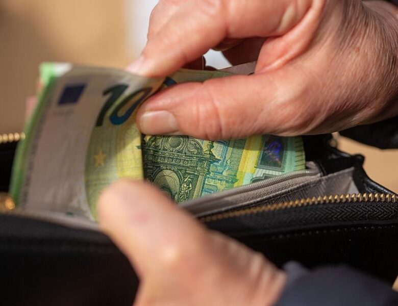 Євро подорожчало до нового історичного максимуму