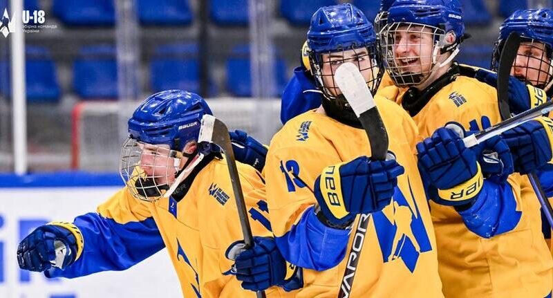 Збірна України U-18 з хокею програла останній матч ЧС в овертаймі